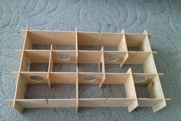 Из картона или фанеры